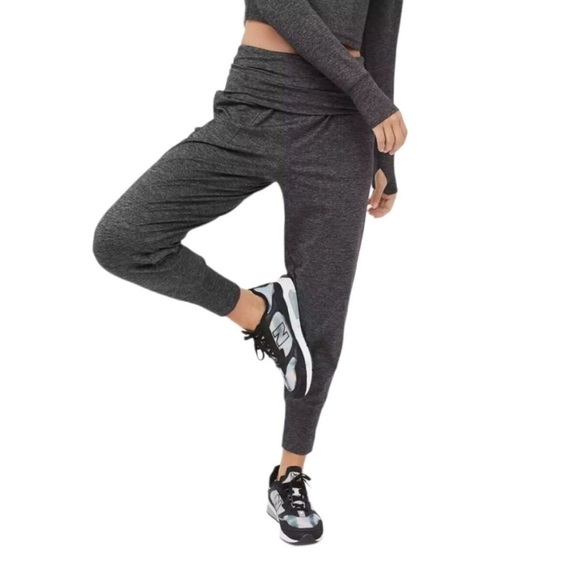 NWT Aerie Offline Gray Hugger Jogger Bottom w/ Pockets, Foldover, Small Short - Picture 1 of 14
